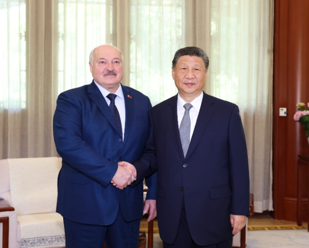 习近平会见白俄罗斯总统卢卡申科