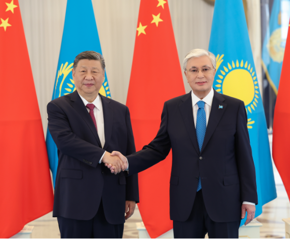 ​习近平同哈萨克斯坦总统托卡耶夫会谈