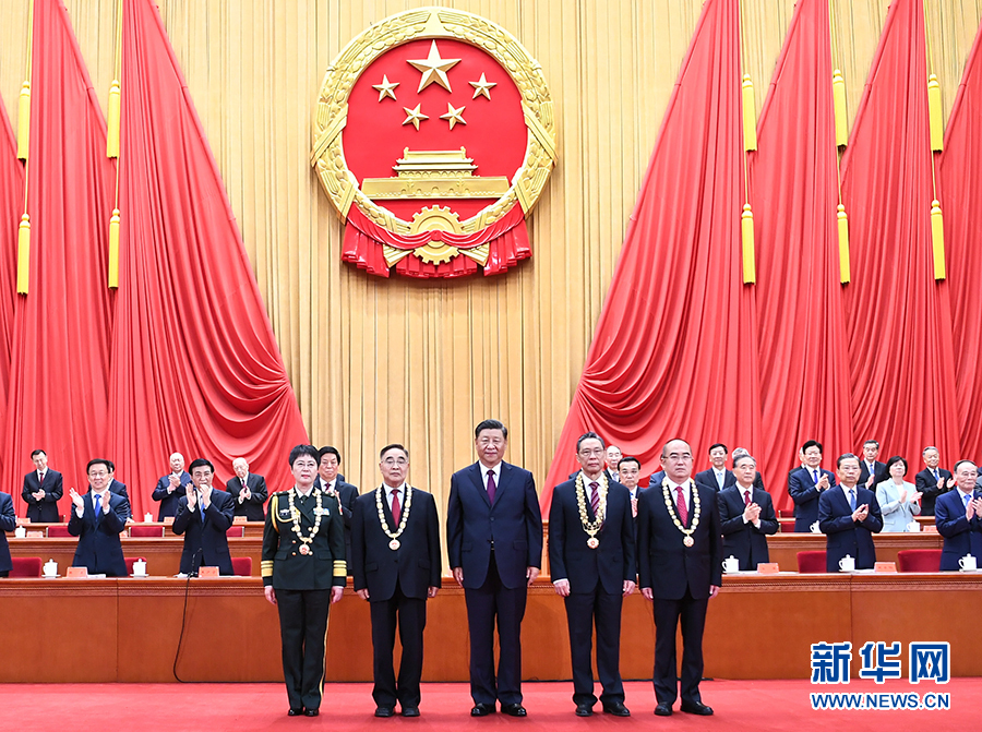 全国抗击新冠肺炎疫情表彰大会在京隆重举行  习近平向国家勋章和国家荣誉称号获得者颁授勋章奖章并发表重要讲话(图3)