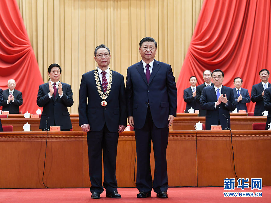 全国抗击新冠肺炎疫情表彰大会在京隆重举行  习近平向国家勋章和国家荣誉称号获得者颁授勋章奖章并发表重要讲话(图5)