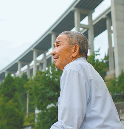 贵州省遵义市原草王坝村党支部书记黄大发——“共产党员就是要干一辈子(图1)